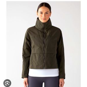 Lululemon Effortless Jacket Windbreaker Crop Dark Olive 10 EUC